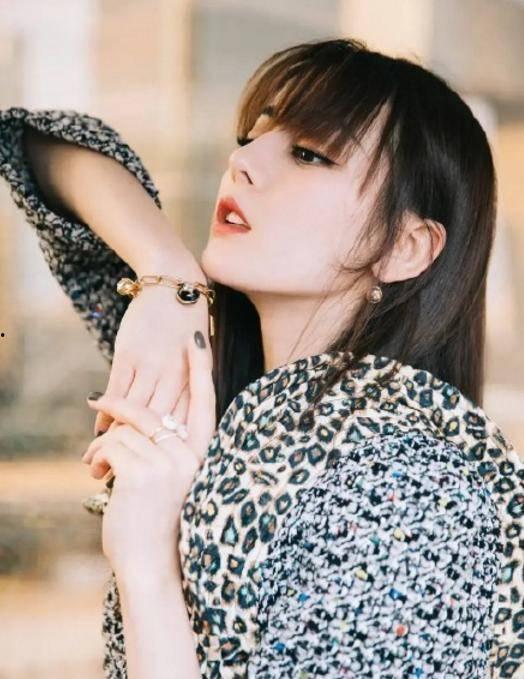 海外明星美甲,指尖艺术的风向标