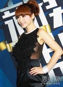柳岩明星真空照,性感女神的意外曝光