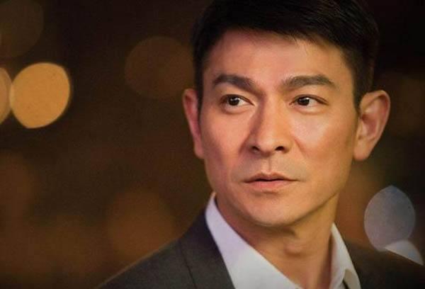 刘德华成为不了动作明星,动作明星梦碎，转型之路何去何从？